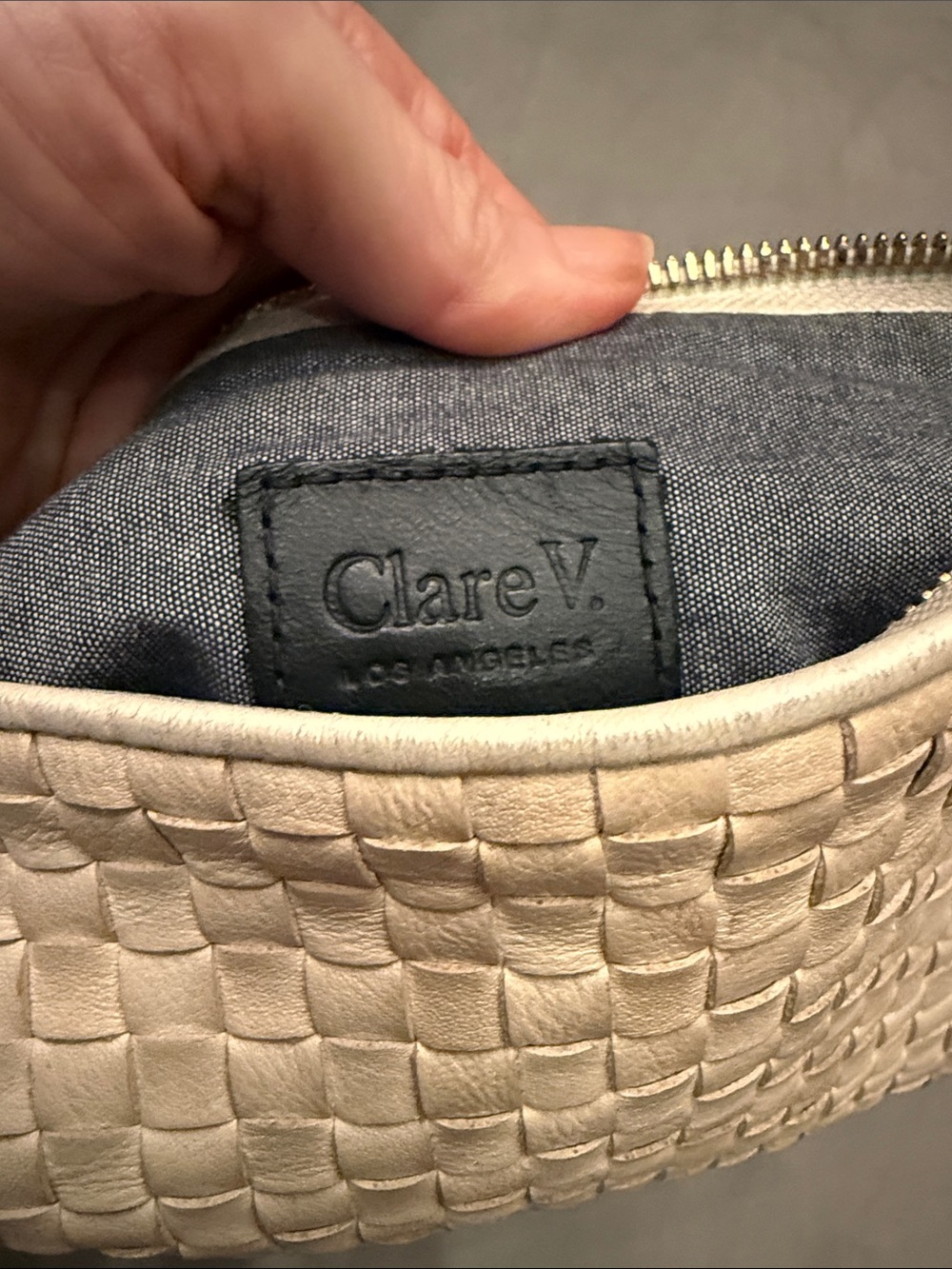 CLARE V petite moyan bag in cream woven checker - Picture 8 of 17